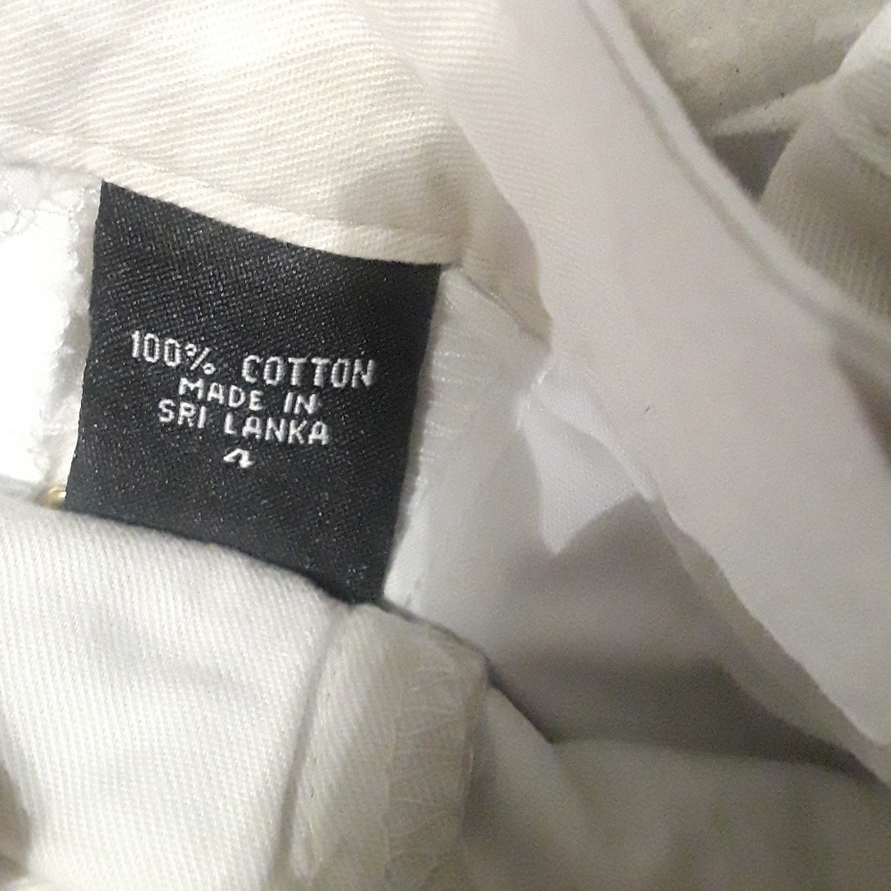 NIP - 2 Pairs Victoria's Secret Shorts- Size 4 - Picture 2 of 8